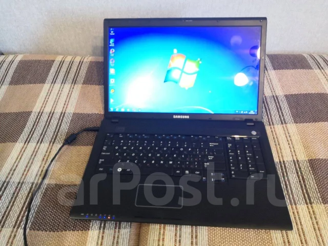 Samsung R720. 17.3", 2 200����, ��� 4 ��, ���� 320���, WiFi: 1, Bluetooth: 1 ����