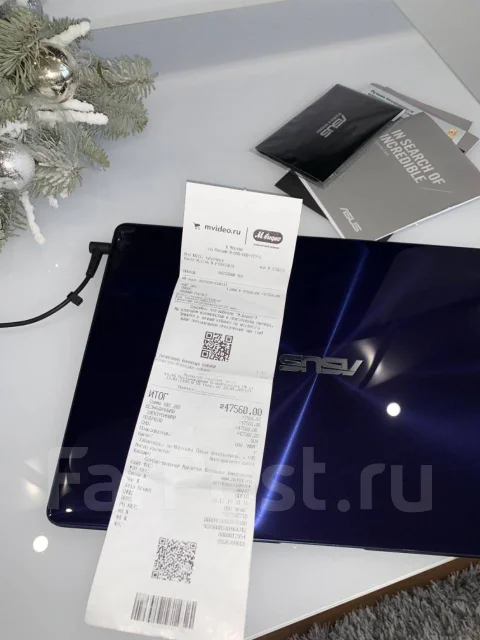 Asus ZenBook. 13.3", ��� 8 ��, ���� 256���, WiFi: 1, Bluetooth: 1, ����������� �� 9��. ����