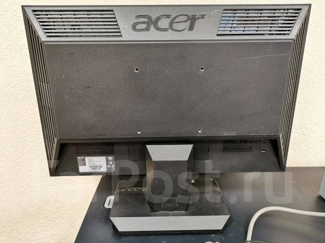 Acer. 19" ����