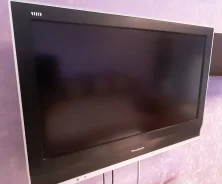 Panasonic Viera TX-R32LX70�. LCD (��) ����
