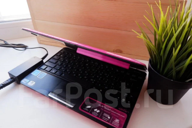 Asus Eee PC 1008P. 10.1", 1,7����, ��� 2048 ��, ���� 250���, WiFi: 1, Bluetooth: 1 ����