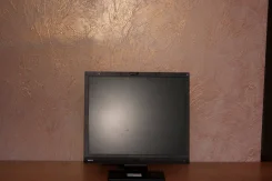 BenQ. 17"