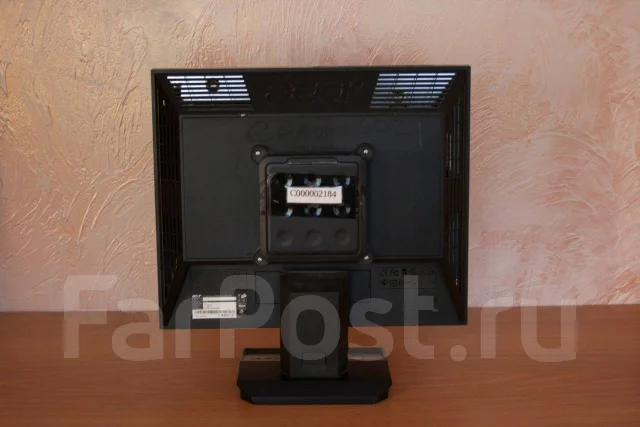 Acer. 17" ����