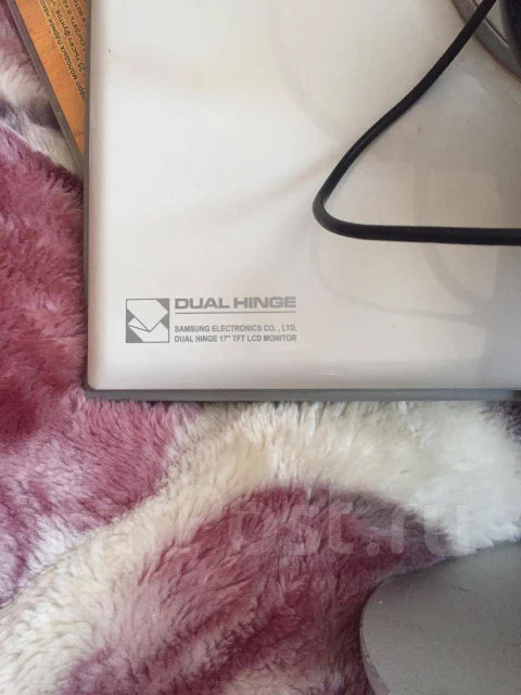 Samsung. 17", ���������� �� (LCD, LED, QLED) ����