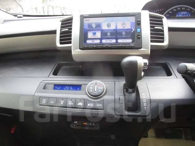 Honda Freed Spike. �������, 4wd, 1.5, ������, �/�. ��� ����� �� ������������ ����