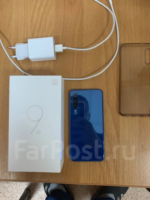 Xiaomi Mi9 SE. �/� ����