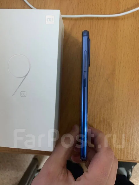 Xiaomi Mi9 SE. �/� ����