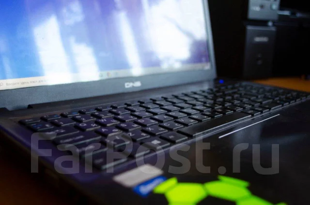 DNS Gamer. 15.6", 2,5����, ��� 8 ��, ���� 500���, WiFi: 1, Bluetooth: 1, ����������� �� 3��. ����