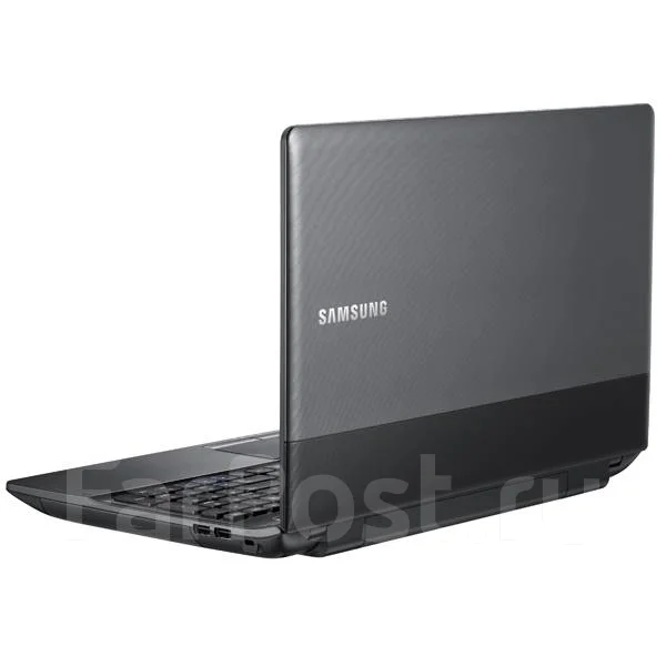 Samsung 300E5A. 15.6", 2,1����, ��� 3072 ��, ���� 320���, WiFi: 1, Bluetooth: 1, ����������� �� 2��. ����