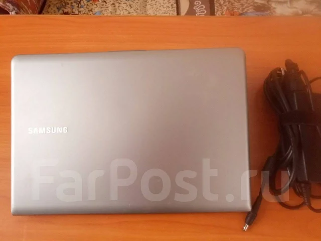 Samsung 530U4B. 14", 1,6����, ��� 4 ��, ���� 240���, WiFi: 1, Bluetooth: 1, ����������� �� 1��. ����
