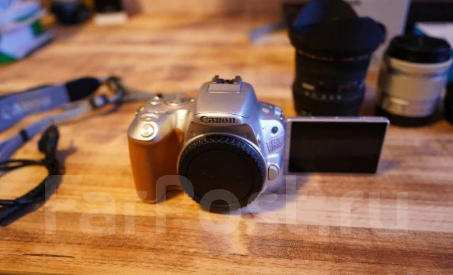 Canon EOS 200D. 20 � ����� �� ����