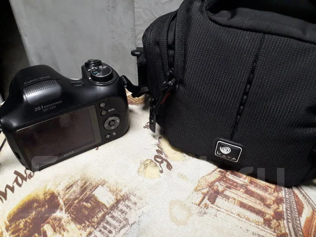 Sony Cyber-shot DSC-H200. 20 � ����� ��, ���: 14� � ����� ����