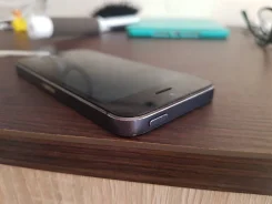 Apple iPhone 5. �/�, 16 ��, ������, 4G LTE ����