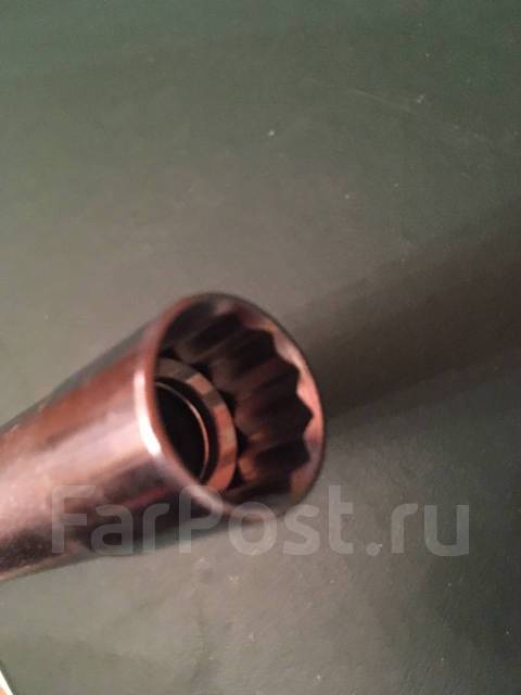 Ключ свечной на 14 с магнитом, новый, под заказ. Цена: 240₽ во Владивостоке
