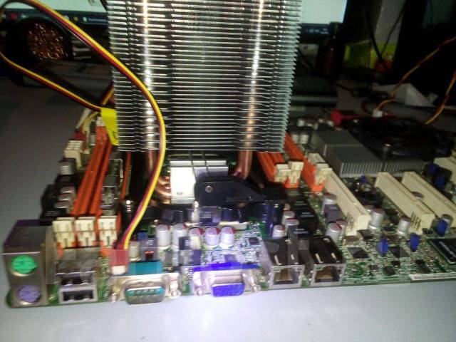 LGA1366 