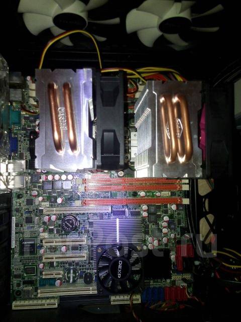 LGA1366 