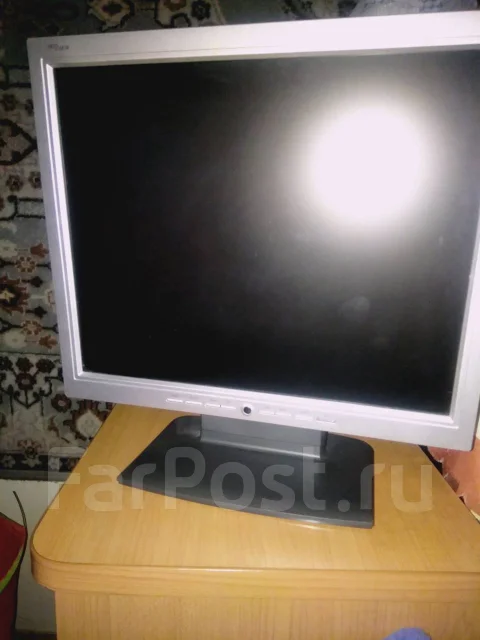 Neovo. 17" ����