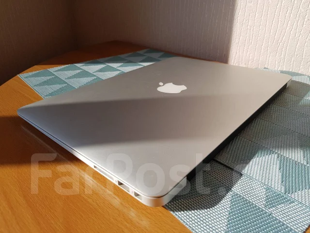 Apple MacBook Air 13 2013 Mid. 13.3", 1,3����, ��� 4 ��, ���� 256���, WiFi: 1, Bluetooth: 1, ����������� �� 12��. ����