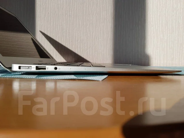 Apple MacBook Air 13 2013 Mid. 13.3", 1,3����, ��� 4 ��, ���� 256���, WiFi: 1, Bluetooth: 1, ����������� �� 12��. ����