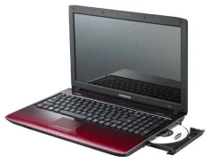 Samsung R530. 15.6", 2,1����, ��� 3072 ��, ���� 250���, WiFi: 1, Bluetooth: 1, ����������� �� 2��. ����