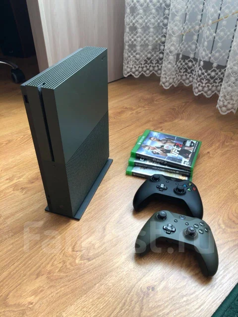 Microsoft Xbox One S ����