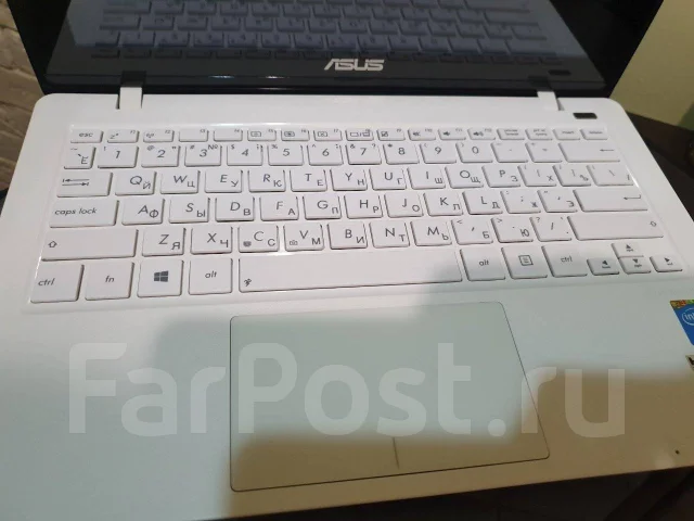 Asus X200CA. 11.6", WiFi: 1, Bluetooth: 1 ����