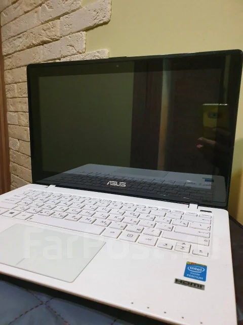 Asus X200CA. 11.6", WiFi: 1, Bluetooth: 1 ����