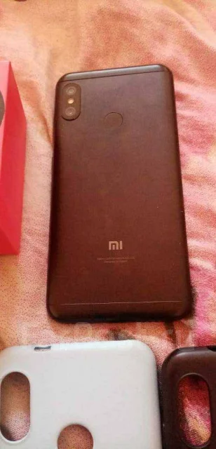Xiaomi Redmi 6 Pro. �/�, ������, 3G, 4G LTE, Dual-SIM, NFC ����