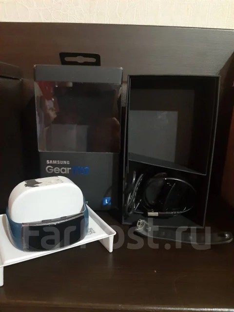 Samsung Galaxy Gear Fit2. GPS, NFC, IP67 ����