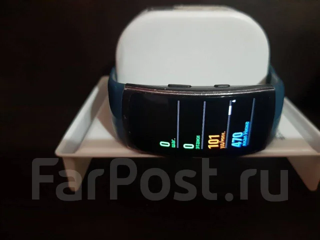 Samsung Galaxy Gear Fit2. GPS, NFC, IP67 ����
