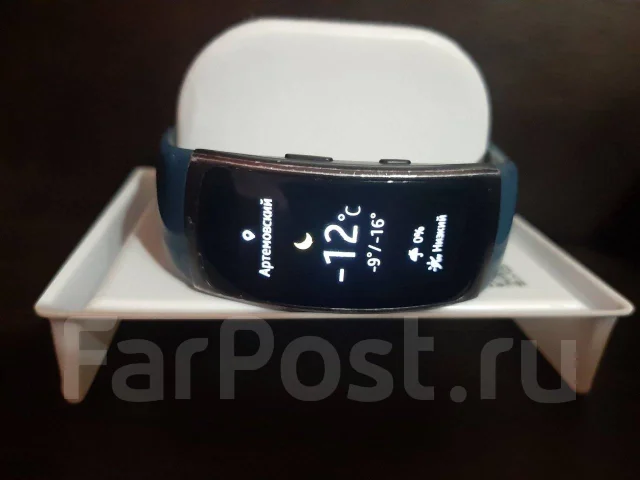 Samsung Galaxy Gear Fit2. GPS, NFC, IP67 ����