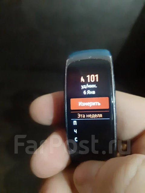 Samsung Galaxy Gear Fit2. GPS, NFC, IP67 ����