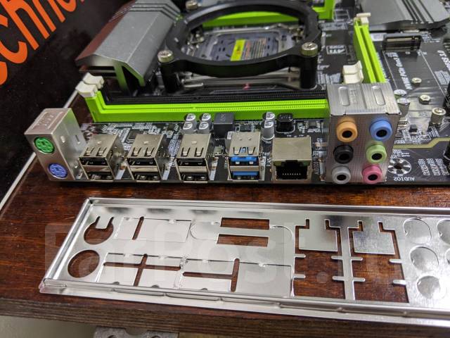 Huanan x79 нет изображения