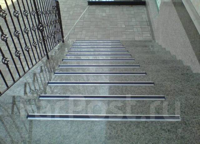 Уголки на ступени, накладки противоскользящие, в наличии. Цена: 500₽ во ...