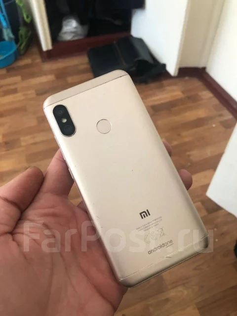 Xiaomi Mi A2 Lite. �/�, �������, 3G, 4G LTE, Dual-SIM ����