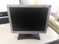 BenQ. 15" ����