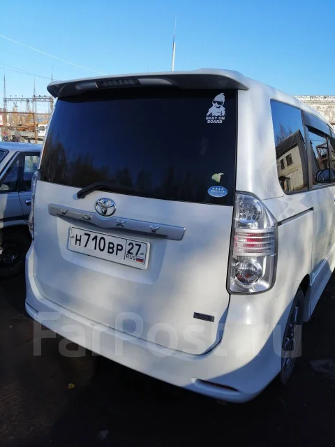 Toyota Voxy. ��������, ��������, 2.0 (143��.�.), ������, 126 000����. �� ����
