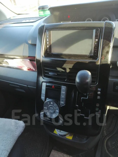 Toyota Voxy. ��������, ��������, 2.0 (143��.�.), ������, 126 000����. �� ����