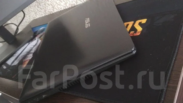 Asus X501U. 15.6", ��� 2048 ��, ���� 320���, WiFi: 1, Bluetooth: 1, ����������� �� 5��. ����