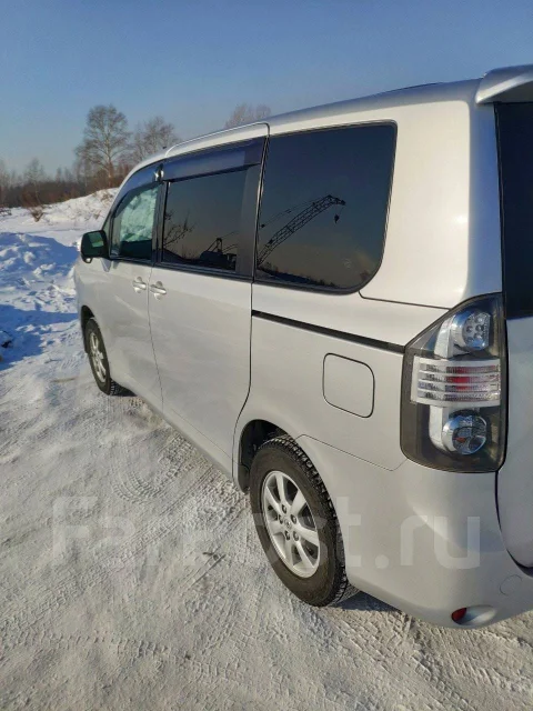 Toyota Voxy. �������, 4wd, 2.0 (140��.�.), ������, 155����. �� ����