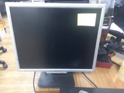 Acer. 19" ����