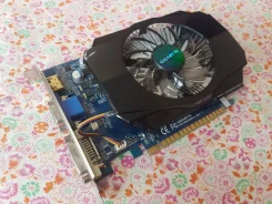 GeForce GT 440 ����