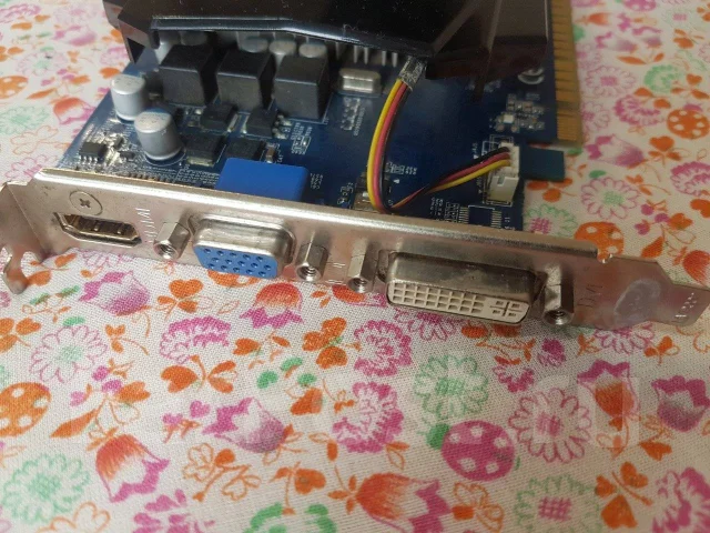 GeForce GT 440 ����