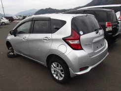 Nissan Latio. HE12, HR12 ����