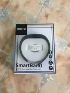 Sony SmartBand. NFC, IP68 ����
