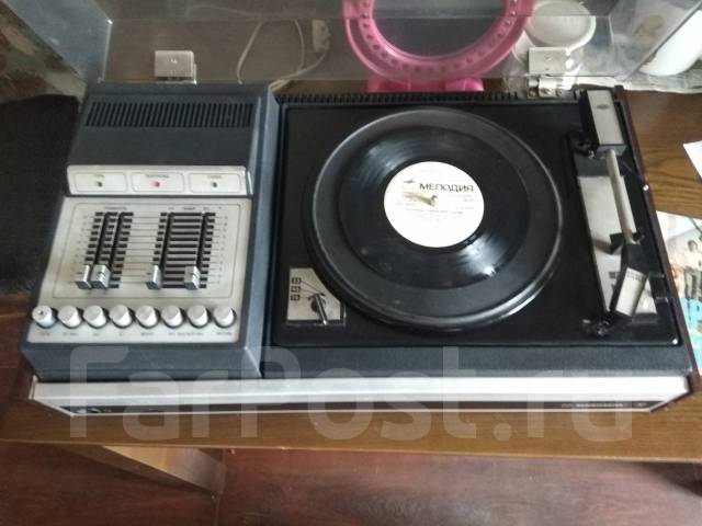 Проигрыватель виниловых пластинок СССР. Игла новая. Рабочий, б/у, в ...