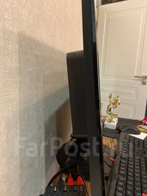 Philips. 24.5" ����