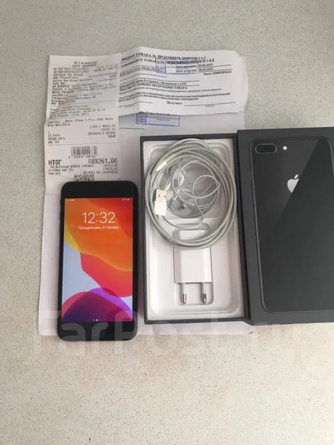 Apple iPhone 8 Plus. �/�, ������, 3G, 4G LTE, NFC ����