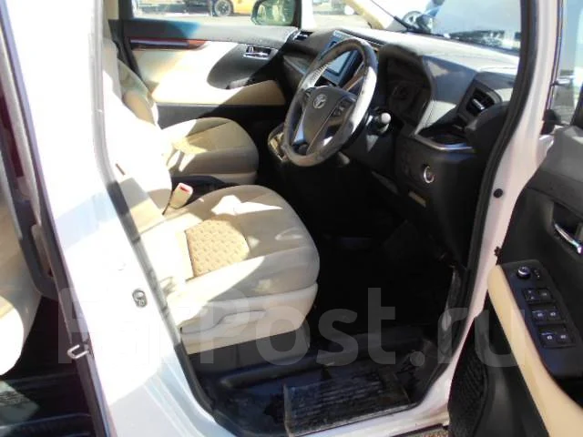 Toyota Vellfire. AGH30 ����