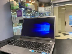 Samsung 550P5C-S01. 15.6", 2,3����, ��� 8 ��, ���� 1 000���, WiFi: 1, Bluetooth: 1 ����